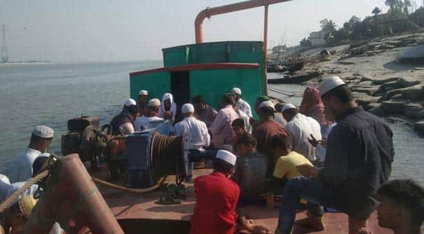 মিলাদ দিয়ে অবৈধভাবে বালু উত্তোলন শুরু করলেন আ.লীগ নেতা!