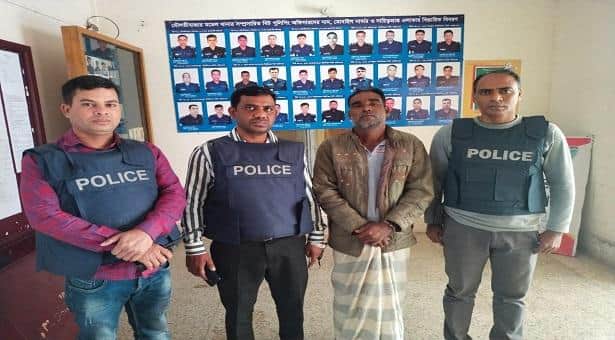 মাছ ব্যবসায়ীর ছদ্মবেশে আসামি ধরল পুলিশ