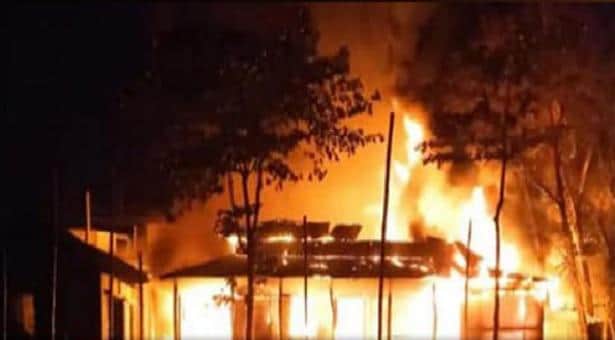 কোনাবাড়ীতে ঝুটের গুদামে আগুন, নিয়ন্ত্রণে কাজ করছে ৫টি ইউনিট