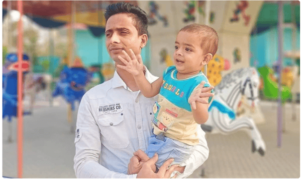 স্ত্রীকে বাসে বসিয়ে, শিশুপুত্রকে প্রস্রাব করাতে নিয়ে গিয়ে প্রাণ গেল স্বামী-সন্তানের