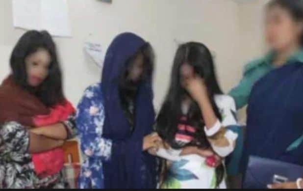 জালভোট দিতে গিয়ে ৩ তরুণী ধরা