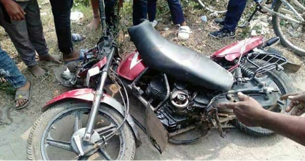 কাপাসিয়ায় অটোরিকশা ও মোটরসাইকেল মুখোমুখি সংঘর্ষ, নিহত ১