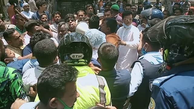 এমপি উপস্থিত; দু’পক্ষের সংঘর্ষ আহত-৫, পরিস্থিতি নিয়ন্ত্রনে পুলিশ