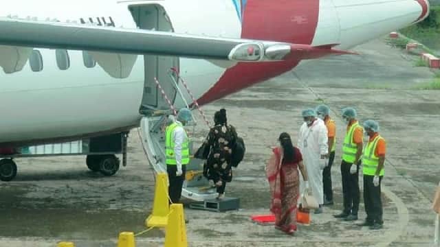 প্রায় চারমাস পর ঢাকা-রাজশাহী অভ্যন্তরীণ রুটে বিমান চলাচল শুরু