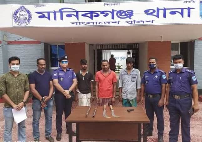 মানিকগঞ্জে আগ্নেয়াস্ত্রসহ ডাকাতদলের ৪ সদস্য গ্রেফতার