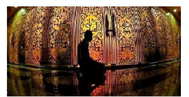 আজ পবিত্র লাইলাতুল কদর, এই রাতের ফজিলত ও আমল