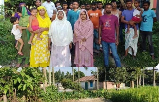 সরকারি রাস্তায় চাতাল নির্মাণ, অবরুদ্ধ ২০টি পরিবার