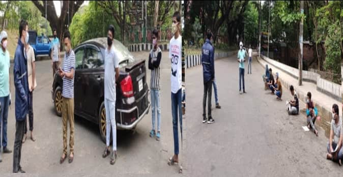 রাস্তায় আড্ডা দিয়ে ৫০০ বার লিখতে হল ‘আমি দুঃখিত’