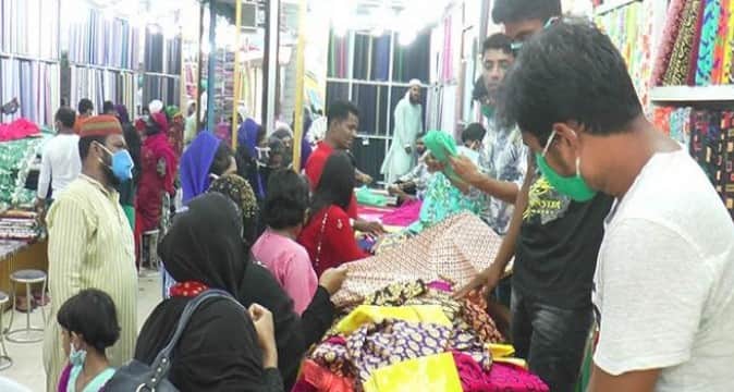 মার্কেটে মানুষের ঢল!
