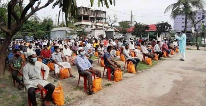 গাজীপুরে পরিবহন শ্রমিকরা পেল যুবলীগ নেতার খাদ্য সহায়তা