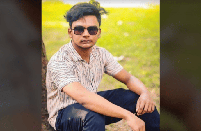 আমার বেঁচে থাকার শেষ অবলম্বনটুকুও শেষ হয়ে গেলো : বন্ধুকে বাঁচাতে প্রাণ দেওয়া রিফাতের মা