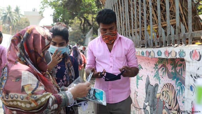 বাজার থেকে মাস্ক-স্যানিটাইজার উধাও