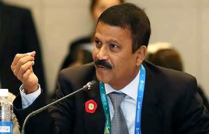 জাফরুল্লাহর কিট নিয়ে মুখ খুললেন আসিফ নজরুল