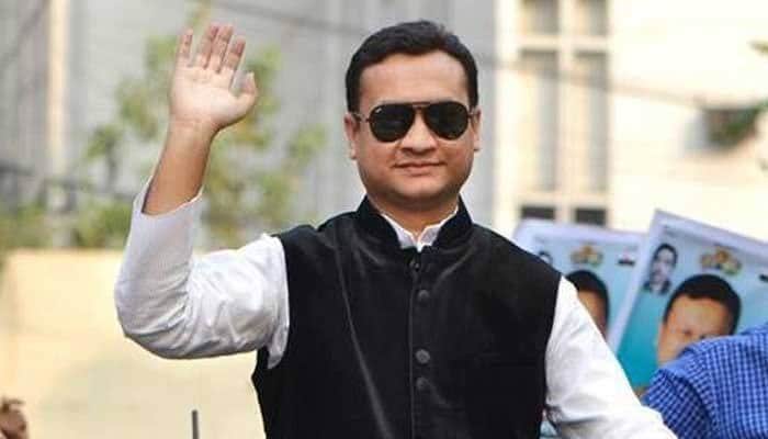 প্রধানমন্ত্রীকে নিয়ে ফেসবুকে সাংসদ বাবেলের আবেগঘন স্ট্যাটাস
