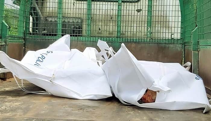 আশা অফিসে মেঝেতে স্ত্রীর পাশে ঝুলন্ত স্বামীর দেহ