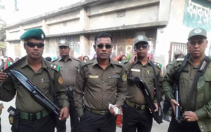 ইউএনওদের নিরাপত্তায় আনসার দিচ্ছে সরকার