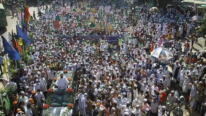 যথাযথ ধর্মীয় মর্যাদায় রাজধানীসহ সারাদেশে পবিত্র ঈদে মিলাদুন্নবী (সা.) পালিত