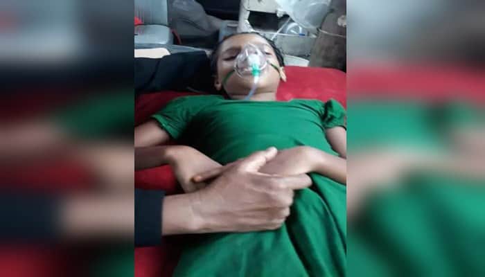 পতাকার স্ট্যান্ড ভেঙ্গে ৪র্থ শ্রেণির শিক্ষার্থীর মৃত্যু