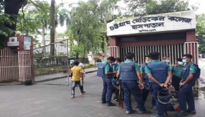 চমেকে ছাত্র রাজনীতি নিষিদ্ধ, শিক্ষার্থীদের হল ছাড়ার নির্দেশ