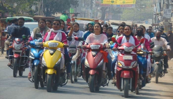 দিনাজপুরে নারী দিবসে মোটরসাইকেল র্যালি