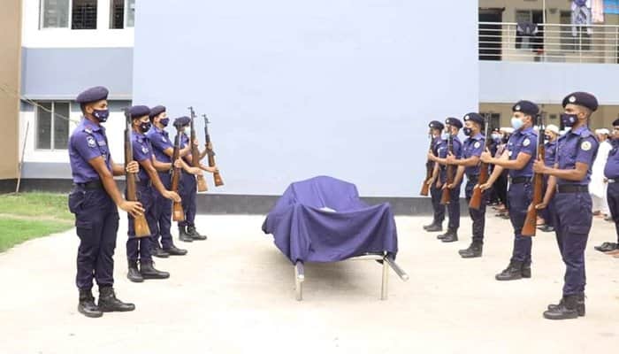 থানায় কর্তব্যরত অবস্থায় পুলিশের এসআইয়ের মৃত্যু
