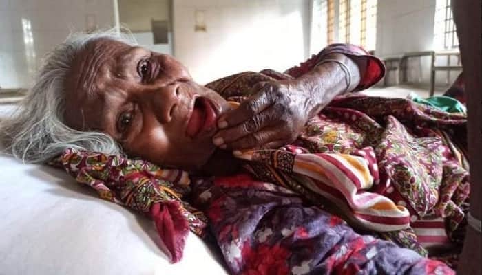 ত্রাণের স্লিপ চাওয়ায় ধাক্কা: আহত শতবর্ষী বৃদ্ধা