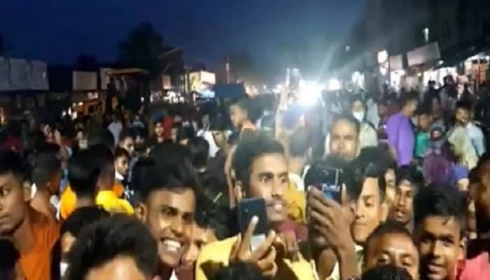 পরীমণিকে এক নজর দেখতে কাশিমপুর কারাগারের সামনে মানুষের ঢল