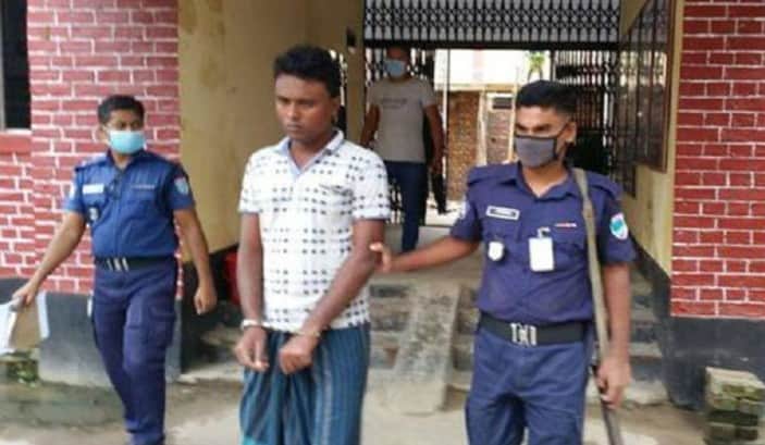 বাড়িতে একা পেয়ে মেয়েকে ধ.র্ষণের অভিযোগে সৎ বাবা গ্রেপ্তার