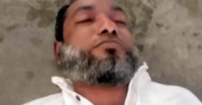গাজীপুরে জুমার নামাজে সালাম ফিরেই মেঝেতে লুটিয়ে পড়লেন এক ব্যক্তি