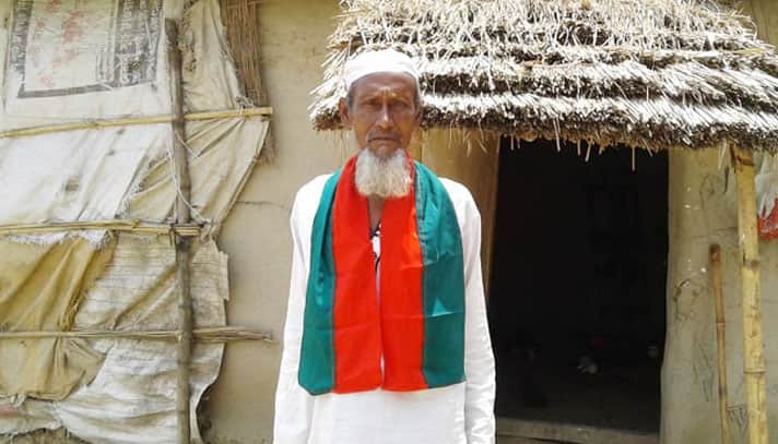সেই ভিক্ষুক বললেন, আমি তো খুশির উপরে খুশি