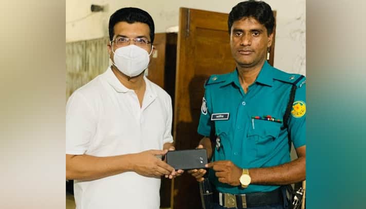 চোরাই ফোন উদ্ধার করাই তার নেশা