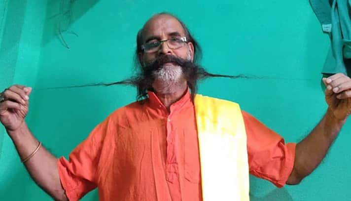 স্ত্রীকে ছেড়ে দিবেন, তবু গোঁফ কাটবেন না স্ত্রীকে ছেড়ে দিবেন, তবু গোঁফ কাটবেন না