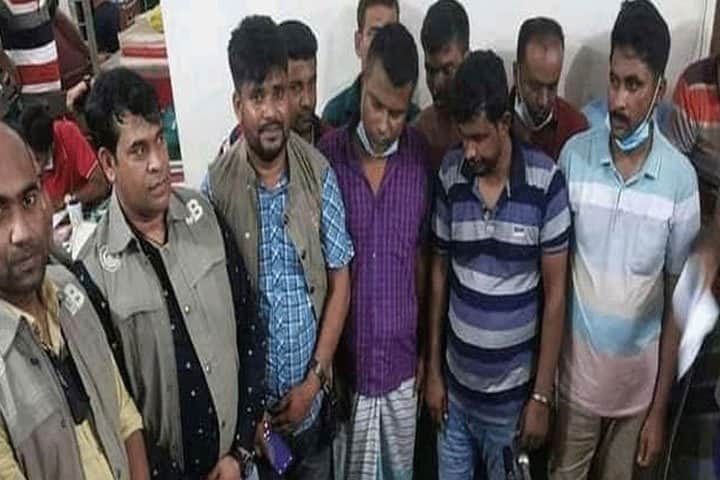 স্বর্ণের দোকানে ডাকাতির প্রস্তুতিকালে গ্রেফতার ৯
