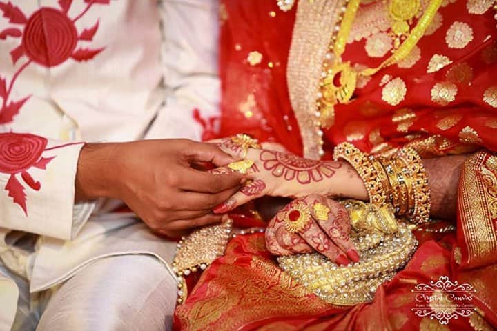 দ্বিতীয় স্বামীকে মামলায় ফাঁসিয়ে স্ত্রীর গোপনে তৃতীয় বিয়ে