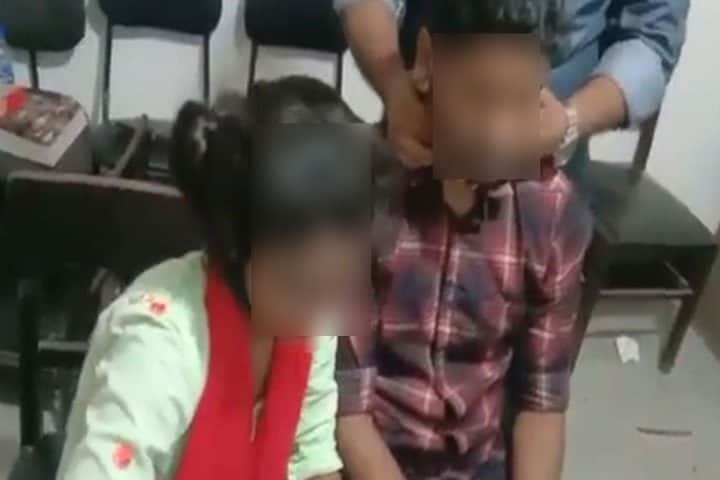 অনার্স পড়ুয়া ছাত্রকে অপহরণ করে বিয়ে করলেন তরুণী