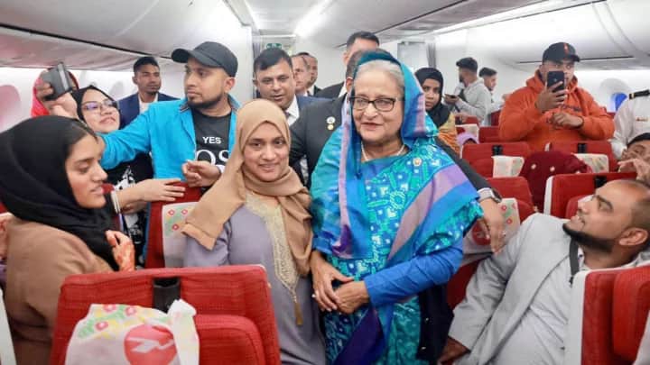 বিমানে প্রধানমন্ত্রী১