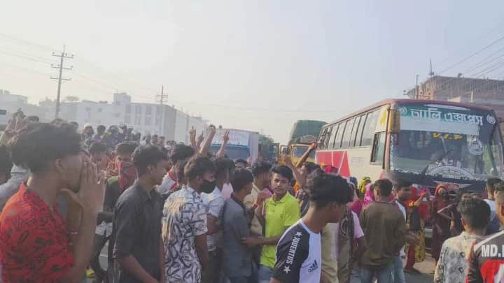 হাসড়ক অবরোধ করে শ্রমিকদের বিক্ষোভ, দীর্ঘ যানজট