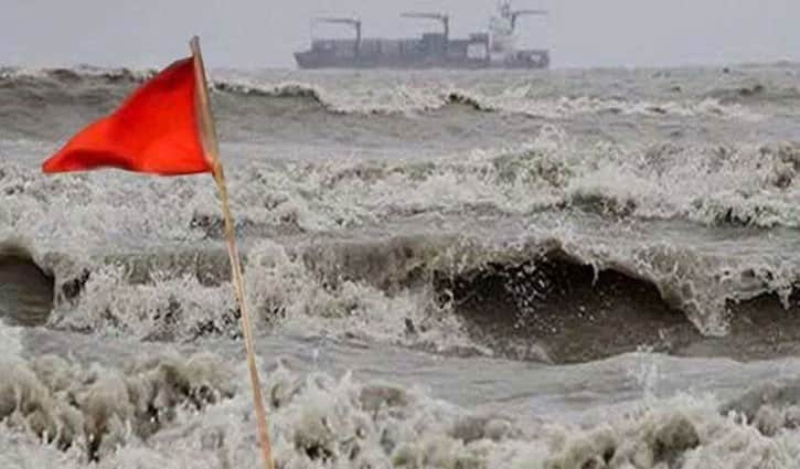 সমুদ্রবন্দরে ৩ নম্বর সংকেত, ভারী বর্ষণ হতে পারে