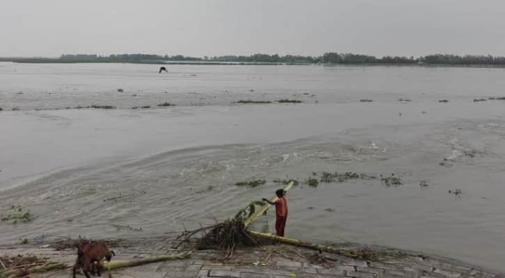 পাবনায় বিপদসীমার ৬ সেন্টিমিটার ওপরে যমুনার পানি