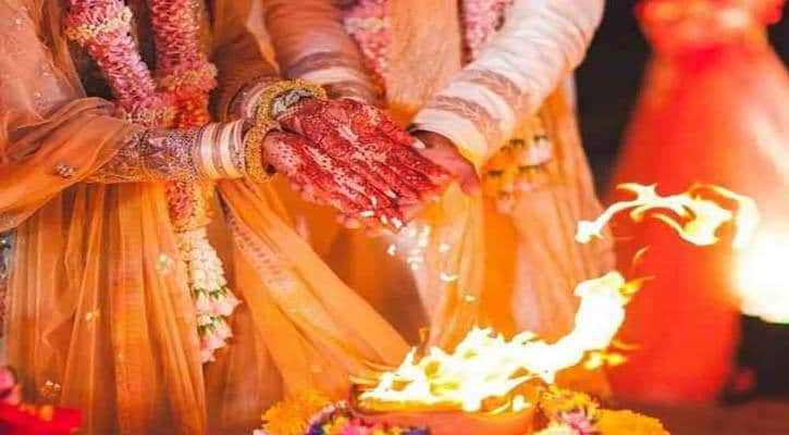 করোনাকালে মন্দিরে বিয়ের হিড়িক