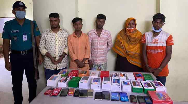 তাদের টার্গেট বিকাশ ও মোবাইলের দোকান