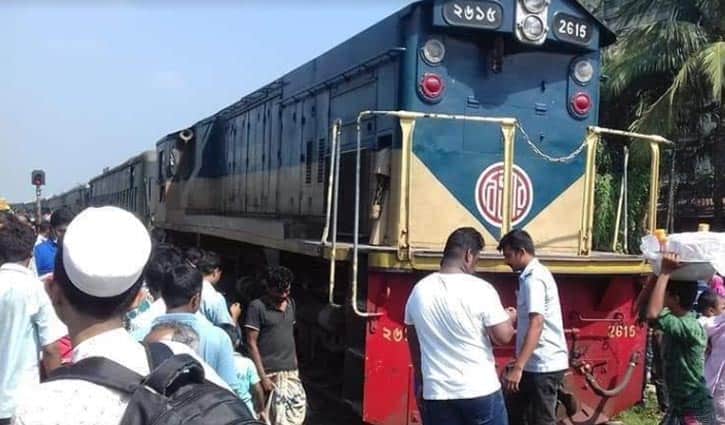 দেড় ঘণ্টা পর উত্তরবঙ্গের সঙ্গে ঢাকার রেল যোগাযোগ স্বাভাবিক