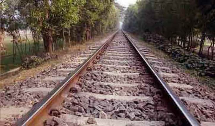 পূবাইলে ট্রেনের ধাক্কায় মোটরসাইকেল আরোহী নিহত