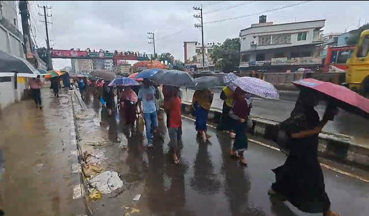 গাজীপুরে পোশাক কারখানায় ফিরেছে স্বাভাবিক কার্যক্রম
