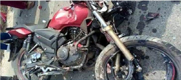 একটি শিশুকে বাঁচাতে গিয়ে নিহত ২