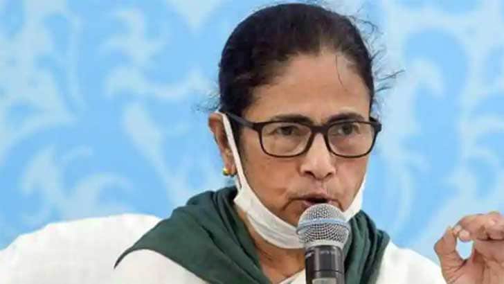 ‘আমাকেও গ্রেপ্তার করুন’ বলে সিবিআইকে পাল্টা চ্যালেঞ্জ মমতার