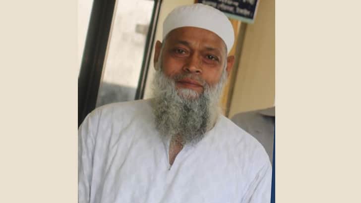 কুকুরকে বাঁচাতে গিয়ে প্রাণ গেল মোটরসাইকেল আরোহীর