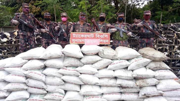 বিনাশুল্কে আনা পাঁচ হাজার কেজি চোরাই কয়লার চালান জব্দ