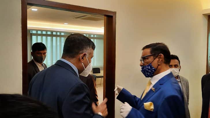আওয়ামী লীগের কেন্দ্রীয় কার্যালয়ে ভারতের হাইকমিশনার, কাদেরের সঙ্গে বৈঠক