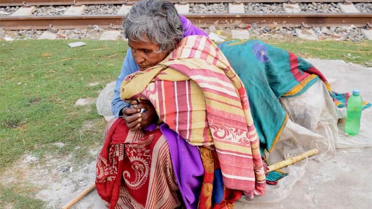 শীতে কাবু গরিব মানুষ